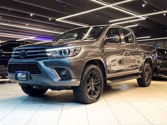 TOYOTA HILUX 2.8 SRX 4X4 CD 16V DIESEL 4P AUTOMÁTICO TOYOTA HILUX 2.8 SRX 4X4 CD 16V DIESEL 4P AUTOMÁTICO